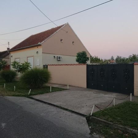 Guest House A'Storia Ruma Zewnętrze zdjęcie