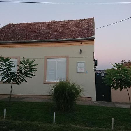 Guest House A'Storia Ruma Zewnętrze zdjęcie