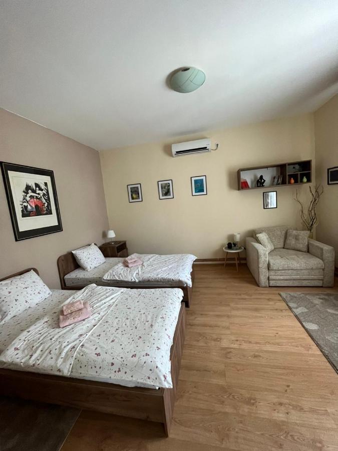 Guest House A'Storia Ruma Zewnętrze zdjęcie