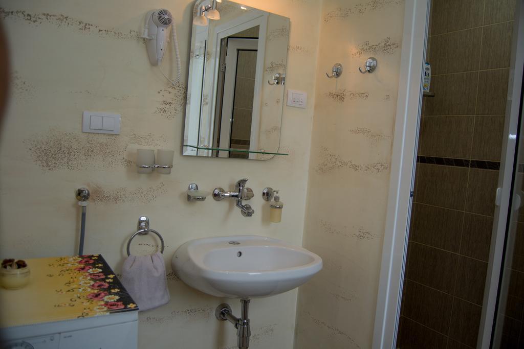 Guest House A'Storia Ruma Zewnętrze zdjęcie