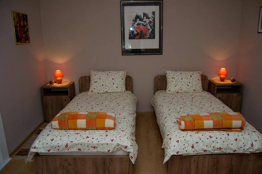 Guest House A'Storia Ruma Zewnętrze zdjęcie