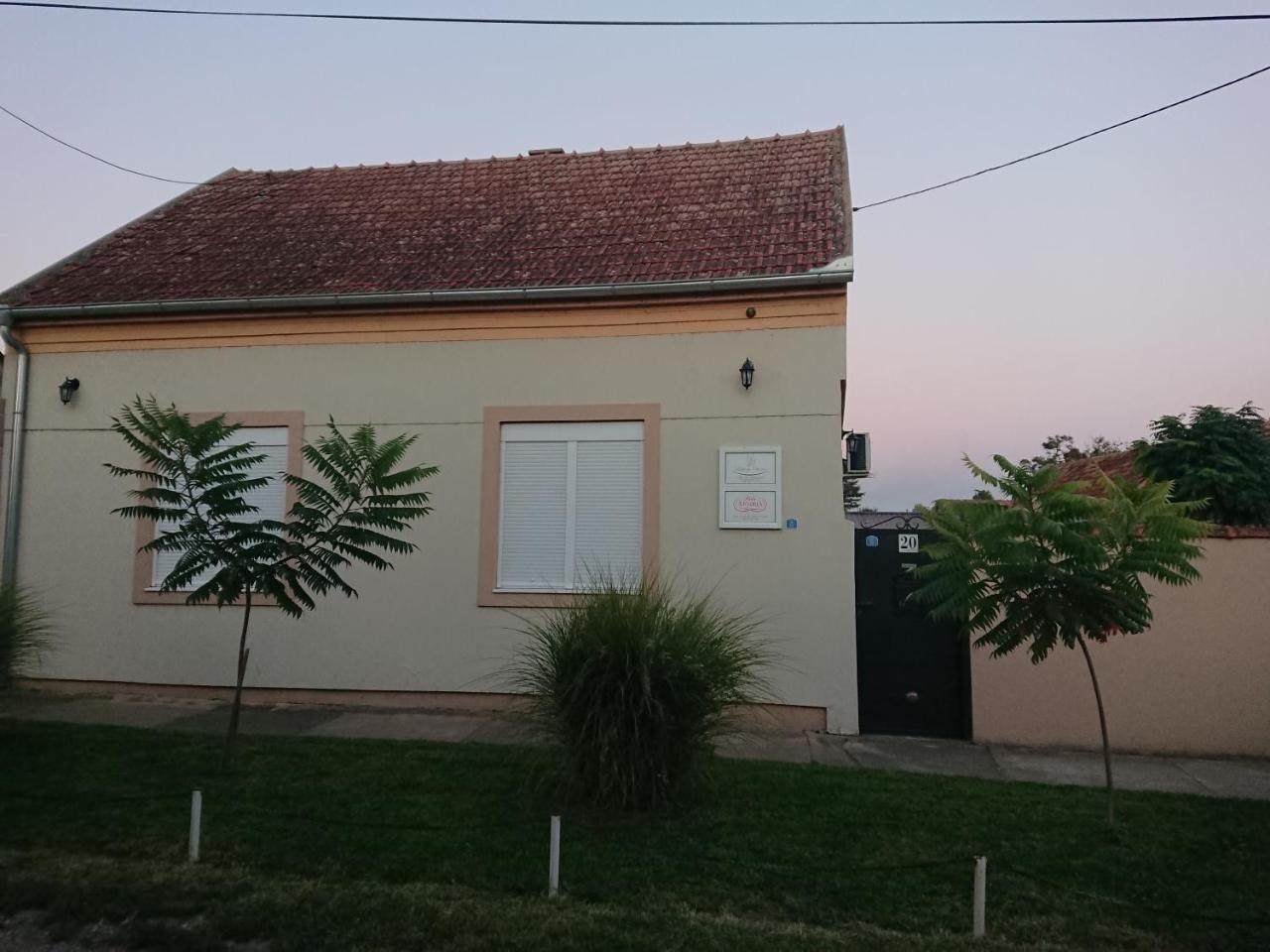 Guest House A'Storia Ruma Zewnętrze zdjęcie